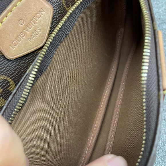 SOLD!!๐ Louis Vuitton Multi Pochette accessories ๐ - Picture 10 of 12